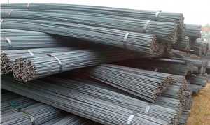 Les barres d'armature en acier laminées à chaud HRB335 HRB500 ont déformé le matériau de construction de barre d'acier en paquet