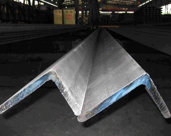 Angle en acier de vente directe d'usine en Chine